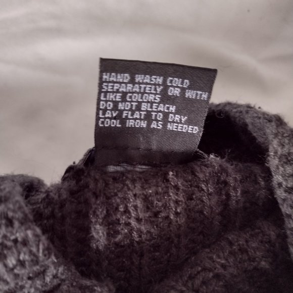 Sweater - Picture 7 of 8